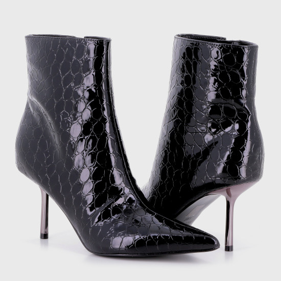  Ženska gležnjerica