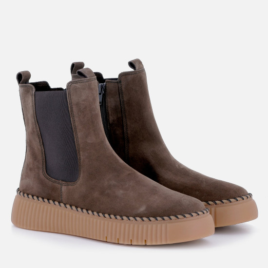  Ženska gležnjerica